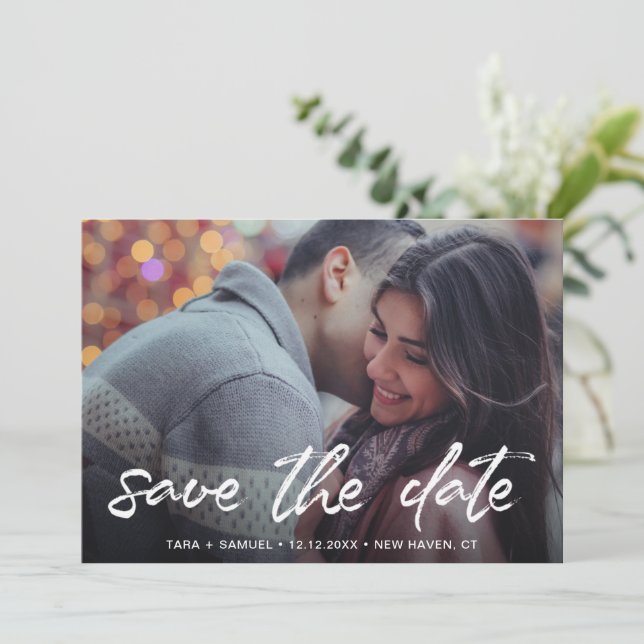 Einfaches Brush Script-Foto Moderne Hochzeit Save The Date (Stehend Vorderseite)