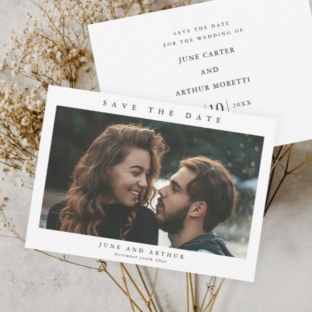 Einfaches Budget Foto Hochzeit speichern Sie das D (Simple typographic budget photo wedding save the date.)