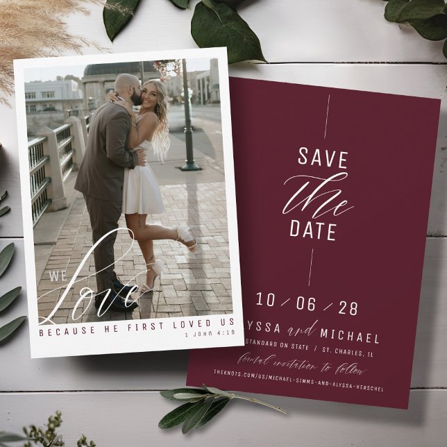 Einfaches elegantes Burgundy-Foto Christlich Hochz Save The Date (Love scripture elegant photo simple burgundy maroon religious modern Christian wedding save the date)