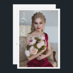 Einfaches elegantes Foto Bat Mitzvah Geburtstag Dankeskarte<br><div class="desc">Einfaches Elegantes Foto Bat Mitzvah Birthday Dankeschön-Karte mit dem eleganten Text "Danke" in weißer Kalligraphie-Skript auf der Vorderseite mit Ihrer personalisierten Botschaft auf der Rückseite. Personalisieren Sie den Text in den Textfeldern,  indem Sie ihn bearbeiten. Entworfen von ©Evco Studio www.zazzle.com/store/evcostudio</div>