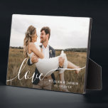 Einfaches, elegantes Liebe-Skript Hochzeitsschreib Fotoplatte<br><div class="desc">Eine schlichte,  moderne und elegante Foto-Plakette für Hochzeitsfeiern Erinnerungen,  leicht zu personalisieren und anpassbar</div>