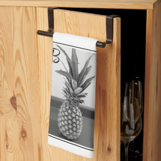 Einfaches Foto einer Ananas mit Single Initial Geschirrtuch