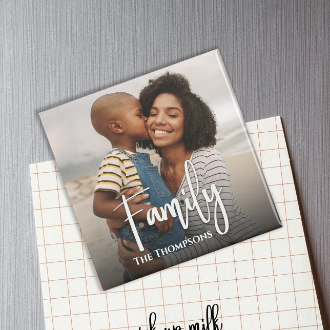 Einfaches Foto Family Calligraphy Script-Overlay Magnet (Simple Family Calligraphy Script photo magnet. )