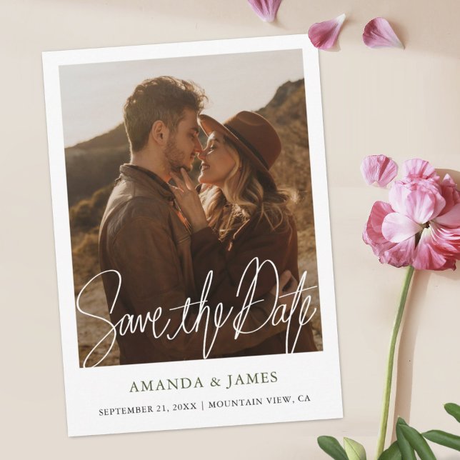 Einfaches Foto für moderne grüne Typografie Save The Date (Von Creator hochgeladen)