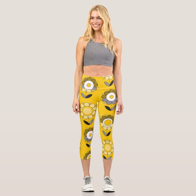 Einfaches gelbes Folklore-Muster Capri Leggings (Vorderseite)