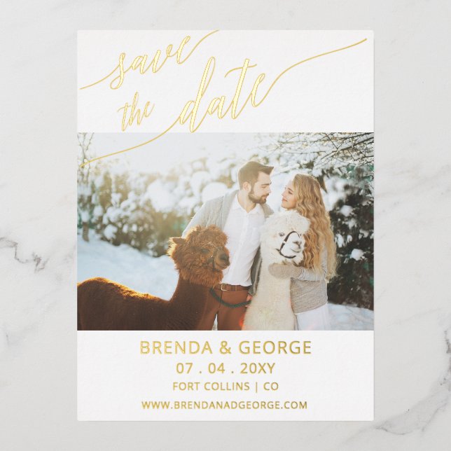 Einfaches Gold Script-Kalligrafie-Save the Date Fo Folie Einladungspostkarte (Vorderseite)