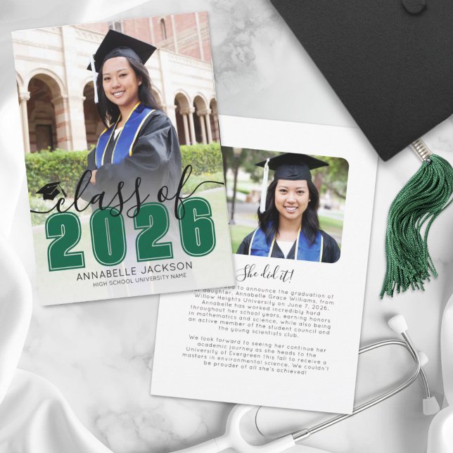 Einfaches Green Script Graduate Foto Abschluss Ankündigung (Simple Green Script Graduate Photo Graduation Announcement)