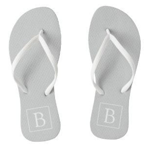 Einfaches hellgraues Monogramm Flip Flops