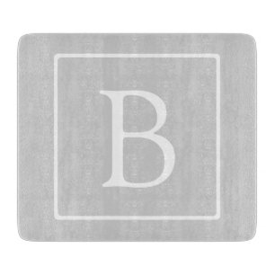 Einfaches hellgraues Monogramm Schneidebrett