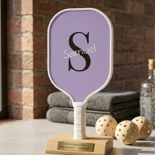 Einfaches lila Monogramm Anfangsbuchstabe & Name  Pickleball Schläger (Von Creator hochgeladen)