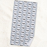 Einfaches Logo-Muster für Werbeaktionen Strandtuch<br><div class="desc">Fügen Sie Ihr eigenes Logo zu diesem einfachen Fliesenmuster für ein Werbeprodukt für Ihr Unternehmen hinzu. Nutzen Sie sie selbst oder geben Sie sie Mitarbeitern,  Mitarbeitern,  Kunden und Kunden,  um die Markenloyalität zu fördern. Ideal für Firmensponsoring.</div>