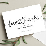 Einfaches Minimal Modernes Script-Brautparty Dankeskarte<br><div class="desc">Einfache minimale moderne Skript "danke" mit einem Herz verbindet die Worte Brautparty danke Karte. Anpassen oder Löschen von Text für handgeschriebene Nachrichten auf der Rückseite.</div>