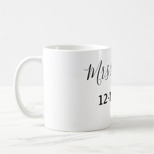 einfaches minimales Monogramm Frau Herr Name Datum Kaffeetasse