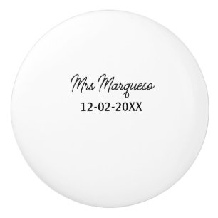 einfaches minimales Monogramm Frau Herr Name Datum Keramikknauf