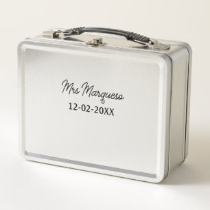 einfaches minimales Monogramm Frau Herr Name Datum Metall Brotdose