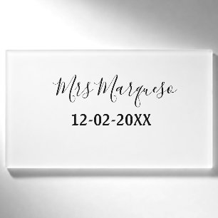 einfaches minimales Monogramm Frau Herr Name Datum Namenschild