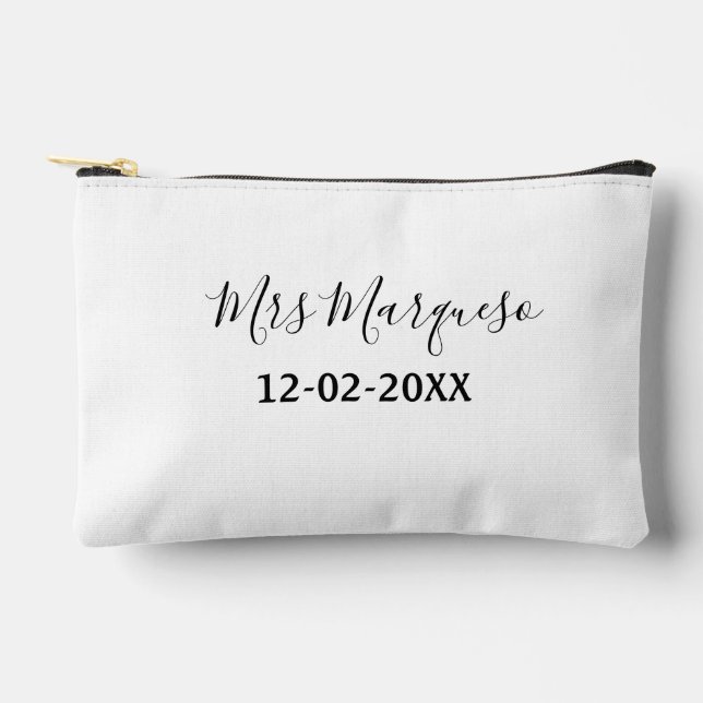 einfaches minimales Monogramm Frau Herr Name Datum Zubehörtasche (Vorderseite)