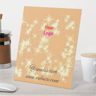 Einfaches, minimales und individuelles Logo Sockelschild