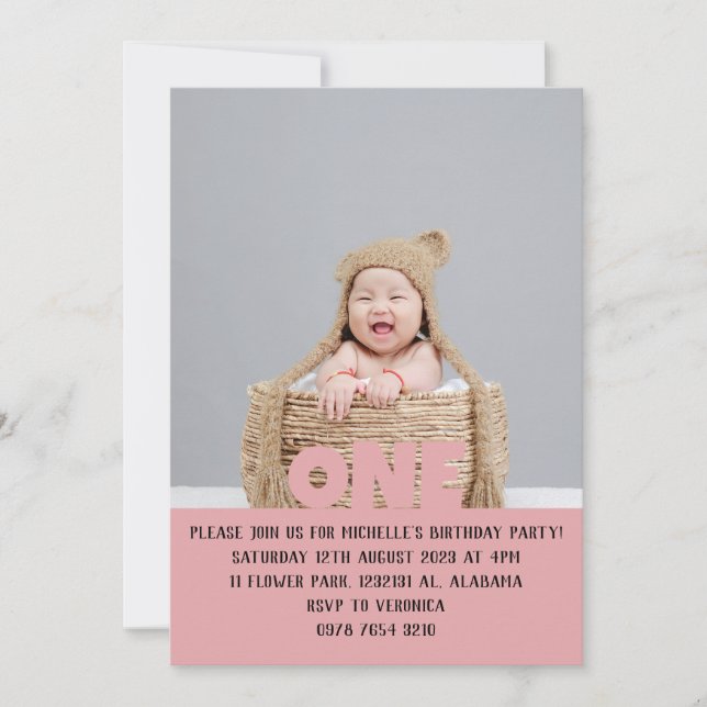 Einfaches, modernes Niedliches First Birthday Baby Einladung (Vorderseite)