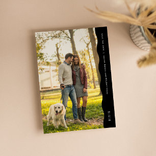 Einfaches modernes welliges Schwarz-Weiß-Foto mit Save The Date