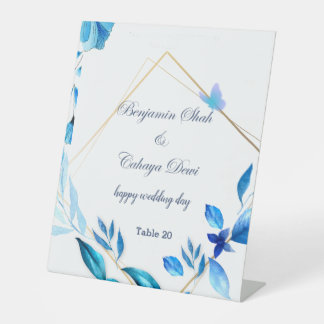 einfaches Podest blau-weiß Sockelschild