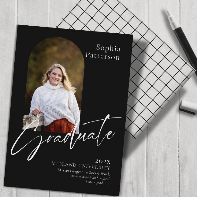 Einfaches Schwarz-Weiß-Foto Ankündigung (Von Creator hochgeladen)