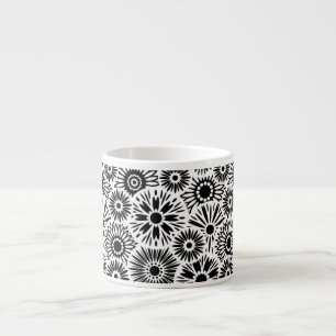 Einfaches Schwarz-Weiß-Retro-Grafik-Daisy-Muster a Espressotasse