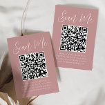 Einfaches Skript-Dusty-Rose QR-Code-Hochzeit RSVP Begleitkarte<br><div class="desc">Mit diesen modernen Hochzeitskarten mit QR-Code können Sie Ihre Hochzeit oder Veranstaltung ganz einfach UAWG machen. Die eleganten Hochzeitsgehäuse-Karten zeigen "Scan Me" in einem skurrilen, weißen Skript mit einem staubigen Hintergrund der Rose. Personalisieren Sie die Karte mit Ihrem UAWG, Ihrer Hochzeitswebsite und den Instruktionen für Gäste, die die Vorlagen verwenden....</div>