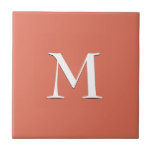Einfaches weißes MONOGRAMM auf der Terracotta Fliese<br><div class="desc">Einfache,  elegante TERRA COTTA Keramik mit optionalem,  anpassbarem Monogramm. Für die Koordination mit Musiknoten. Löschen Sie das Monogramm für schlichte Kachel. Erhältlich in anderen Farben und mit passenden Gegenständen.</div>