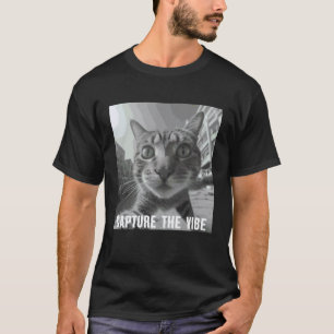 Einfangen Die Stimmung Starrende Katze Selfie Lauf T-Shirt