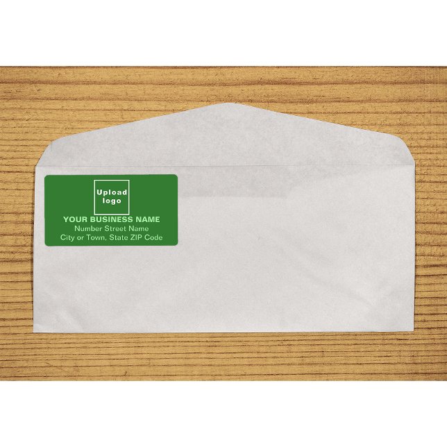 Einfarbiges Umweltzeichen (Monochrome green business shipping label on envelope)