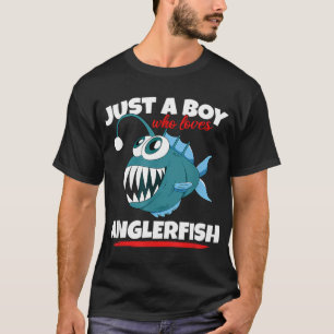 Einheimischer südlicher Junge angelt T-Shirt