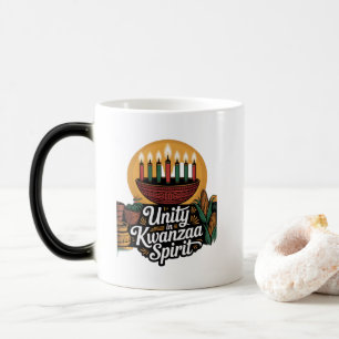Einheit im Kwanzaa-Geist Verwandlungstasse