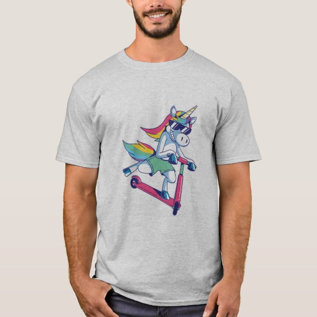 Einhorn am Scooter T-Shirt (Vorderseite)
