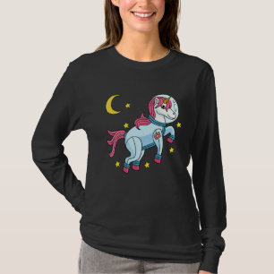 Einhorn-Astronaut auf einem fernen Planeten im Wel T-Shirt