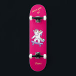 Einhorn auf Skateboard für Kinder<br><div class="desc">Unicorn auf Skateboard mit personalisierten Bildunterschriften Unicorn Personalisiert Skateboard KLICKEN Sie auf PERSONALISIEREN TEMPLATE OPTION UND geben Sie den Namen. Cooles Skateboard in lebhaften Farben und für den Hintergrund und ein funky Einhorn auf einem Skateboard. Dieses Skateboard ist eine tolle Geschenkidee für einen Einhornliebhaber.</div>