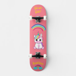 Einhorn auf Skateboard mit personalisierten Bildun
