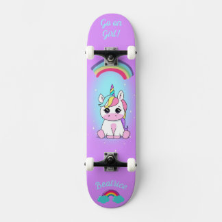 Einhorn auf Skateboard mit personalisierten Bildun