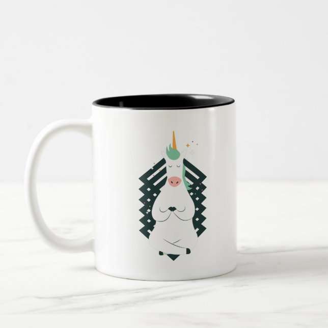 Einhorn in der Yoga-Pose Zweifarbige Tasse (Links)