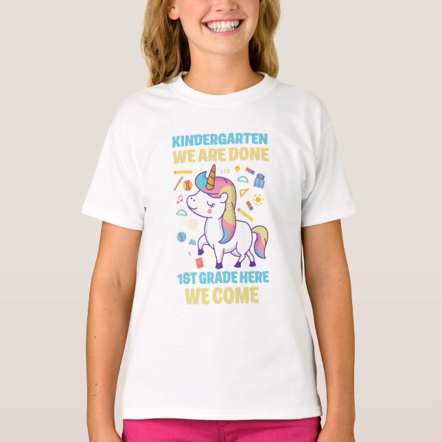 Einhorn Kindergarten Abschluss, 1. Klasse hier Wir T-Shirt (Vorderseite)