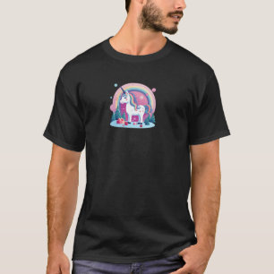 Einhorn mit Bäumen und Geschenke Design Weihnachte T-Shirt