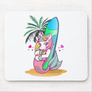 Einhorn mit Surfbrett am Strand Mousepad