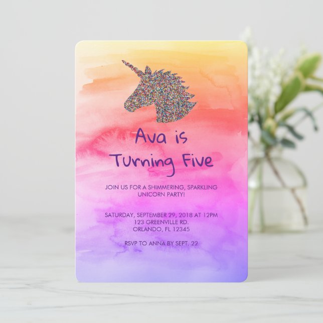 Einhorn-Regenbogen-Sprinklen Einladung zum Geburts (Stehend Vorderseite)