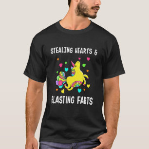 Einhorn stiehlt Herzen und schießt Furze Einhorn T-Shirt