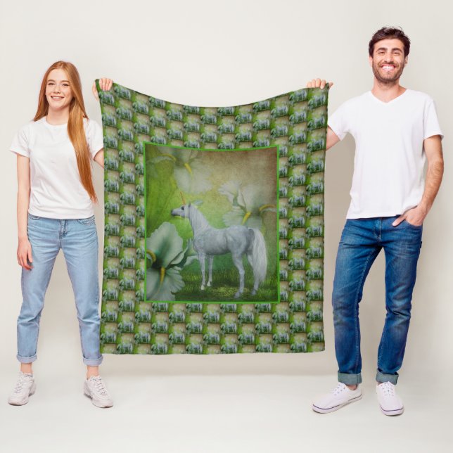Einhorn- und Lily-Blume Fleecedecke (Beispiel)