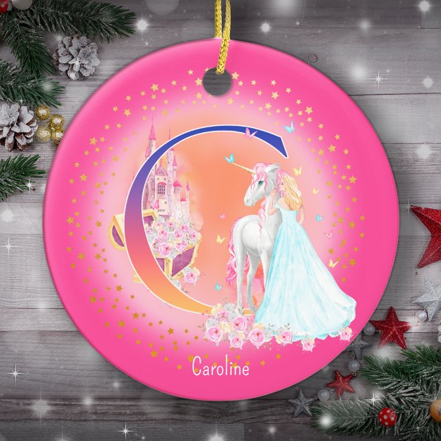 Einhorn und Princess Letter C Monogramm Weihnachte Keramik Ornament (This pretty pink monogrammed Christmas ornament is perfect for your little princess!)
