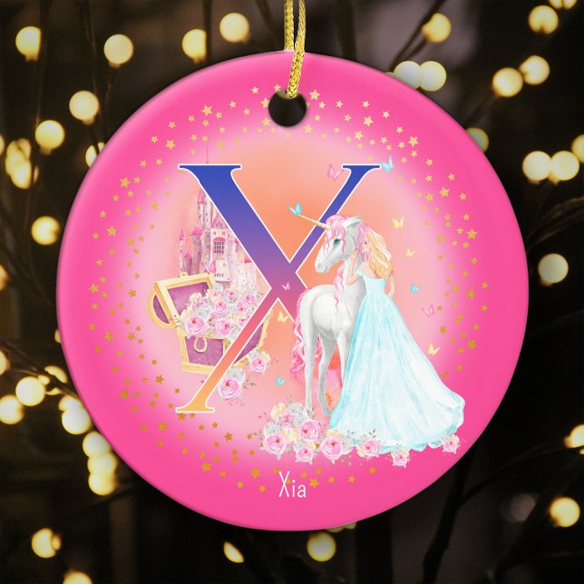 Einhorn und Princess Letter X Monogramm Weihnachte Keramik Ornament (This pretty pink monogrammed Christmas ornament is perfect for your little princess!)