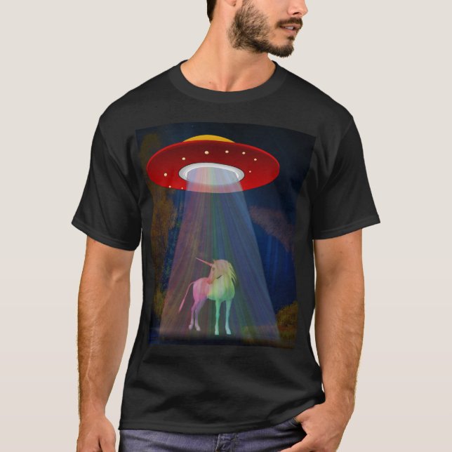 Einhorn unter UFO-Regenbogenbeam bei Night Unisex T-Shirt (Vorderseite)