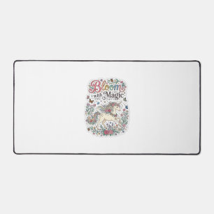 Einhornblüte mit Magie Premium Vektor-Typografie Schreibtischunterlage