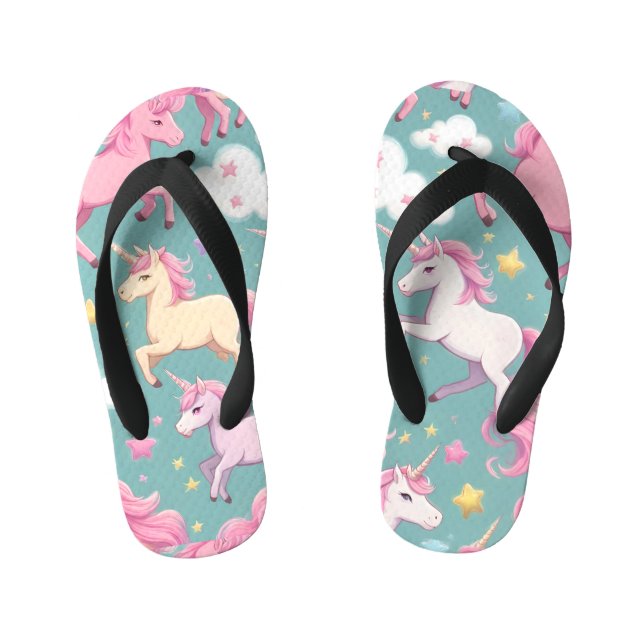 Einhörner mit Wolken und Sternmustern Kinderbadesandalen (Fußbett)